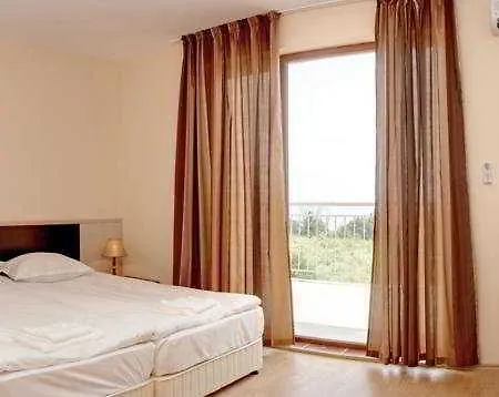 Vemara Club Hotel 3*