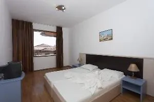 Hotel Vemara Club